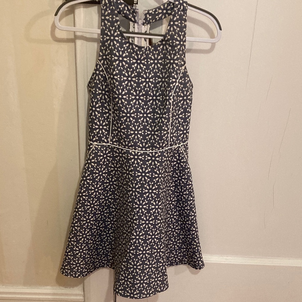 AKIRA Black Label women’s dress, navy/creamy white  T back dress